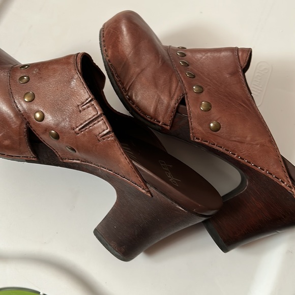 Gorgeous Dansko Clogs! - Picture 4 of 5